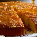 Torta con farina di mais, arancia e miele: morbido dessert aromatico